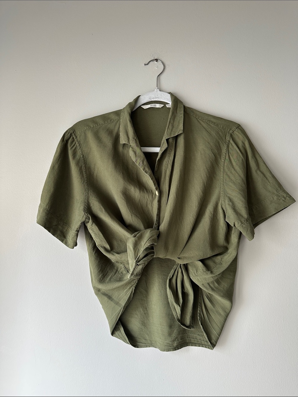 Uniqlo Sage Green Linen Blend Short Sleeve Button Down Top